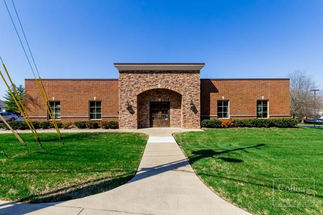 212 N Castle Heights Ave, Lebanon, TN 37087